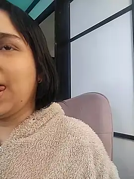 Snapshot of SamaraAnders_ chatting on February 2026 05:05:02 AM SamaraAnders online show from February 2026 05:05:02 AM