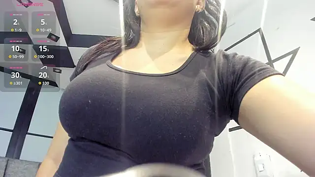 Snapshot of SamaraAnders_ chatting on March 2026 05:02:02 AM SamaraAnders online show from March 2026 05:02:02 AM