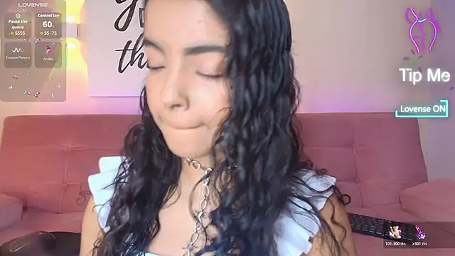 SunnyGilmoree online show from November 2025 07:58:01 PM