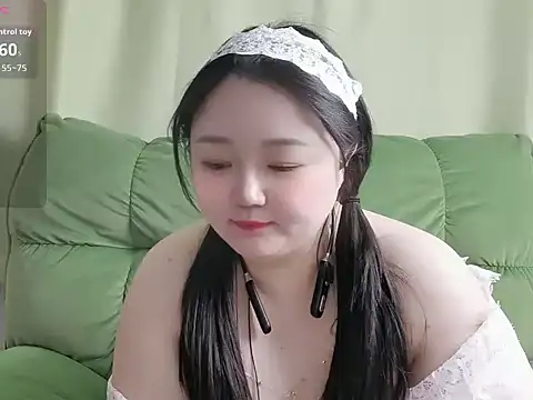 Adelle01 online show from March 2026 06:12:02 PM