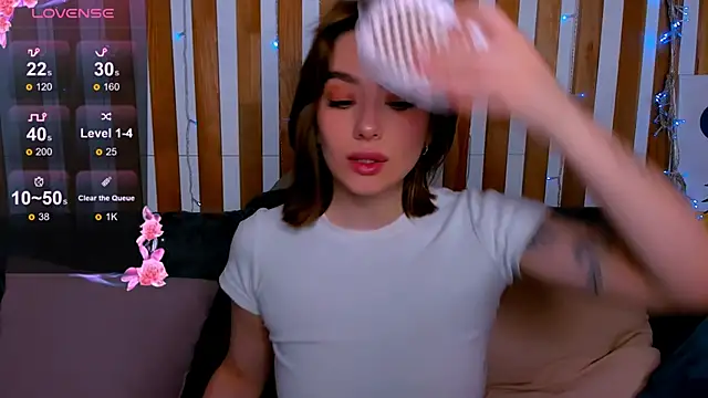 Emily Tylerr online show from February 2026 06:26:01 AM