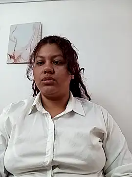 CloeStron online show from November 2025 02:54:01 PM