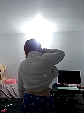 lunnaa  online show from November 2025 12:58:01 AM