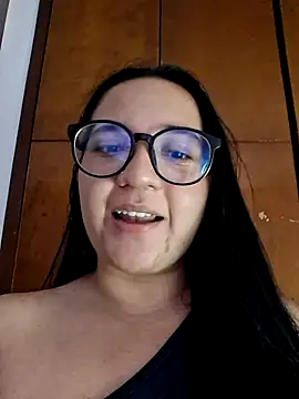 Snapshot of sara_roy04_ chatting on October 2025 03:59:02 AM sara roy04  online show from October 2025 03:59:02 AM