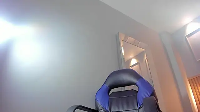 ALISSON BARKER online show from November 2025 12:16:02 PM