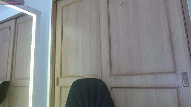 Ayleen m online show from September 2025 04:40:01 PM