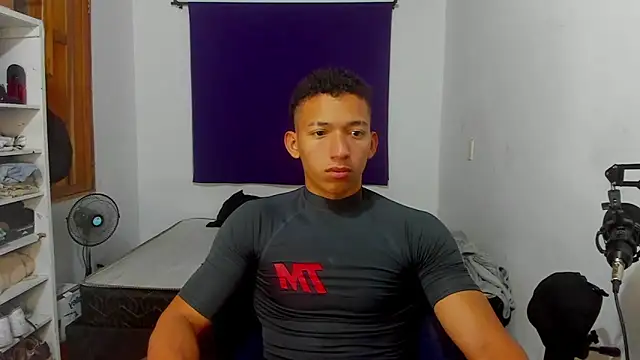 JuanchiT66 online show from October 2025 04:51:02 AM