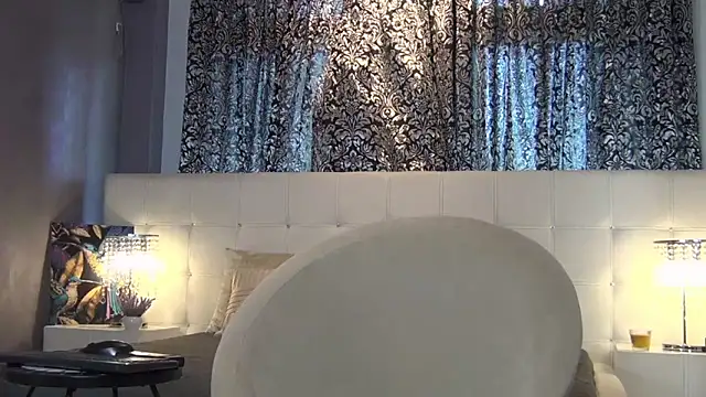 Snapshot of LadyValeriaXO chatting on September 2025 10:06:01 AM LadyValeriaXO online show from September 2025 10:06:01 AM