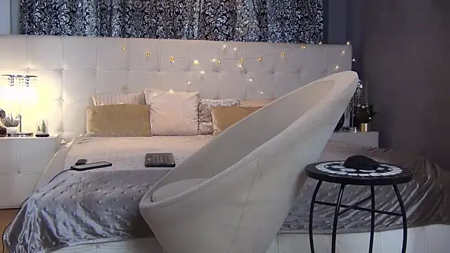 Snapshot of LadyValeriaXO chatting on December 2025 12:23:02 PM LadyValeriaXO online show from December 2025 12:23:02 PM