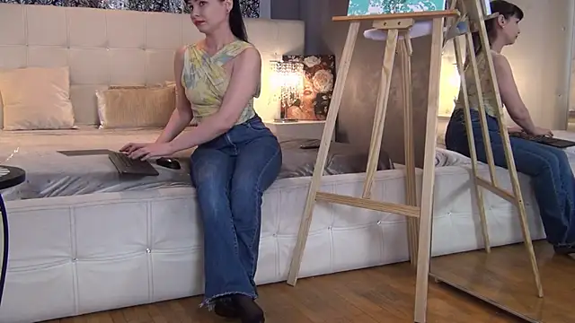 Snapshot of LadyValeriaXO chatting on February 2026 11:52:01 AM LadyValeriaXO online show from February 2026 11:52:01 AM