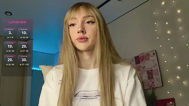 Lunainnk online show from December 2025 01:32:02 AM