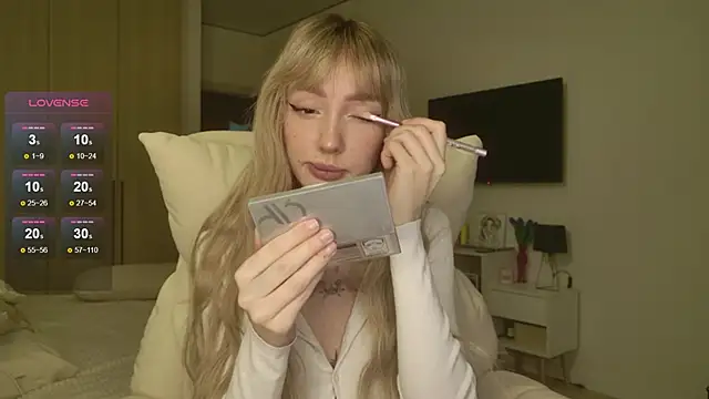 Lunainnk online show from March 2026 12:50:01 AM