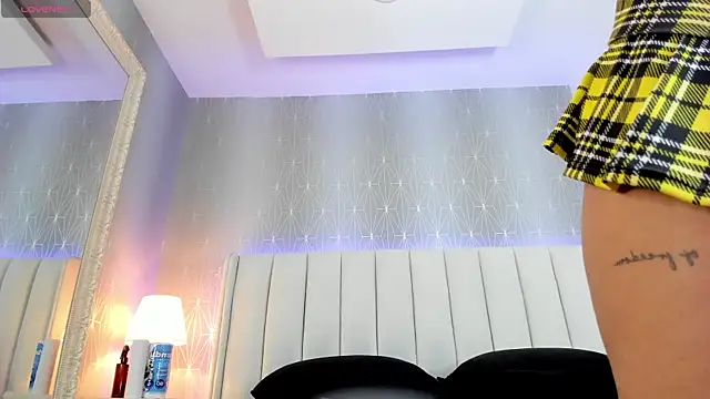 Mia-Medina online show from April 2026 08:06:01 PM