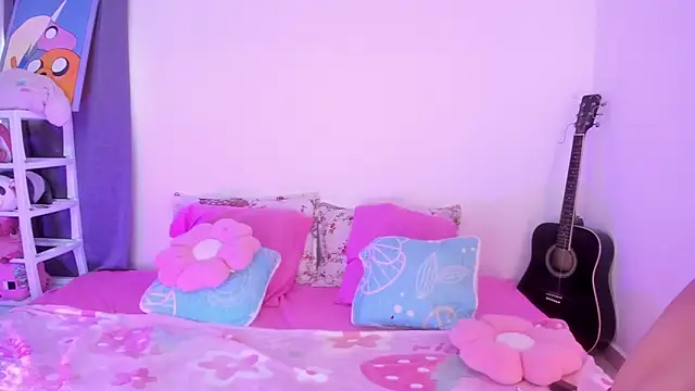 EmyGomezz online show from September 2025 06:42:01 PM