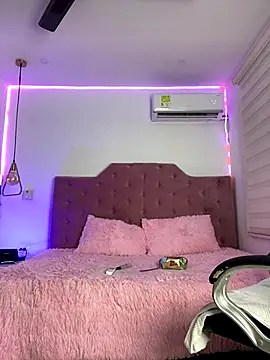 Velveet x online show from November 2025 11:32:02 AM