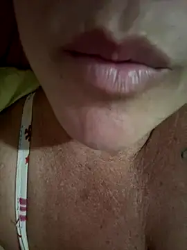 Snapshot of MaluLemos chatting on September 2025 10:52:02 AM MaluLemos online show from September 2025 10:52:02 AM