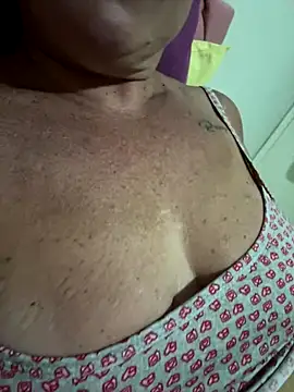 Snapshot of MaluLemos chatting on October 2025 06:26:01 PM MaluLemos online show from October 2025 06:26:01 PM