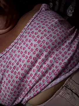 Snapshot of MaluLemos chatting on October 2025 04:20:02 PM MaluLemos online show from October 2025 04:20:02 PM