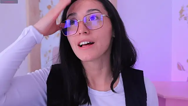 Ginevra esposito online show from September 2025 12:49:02 PM