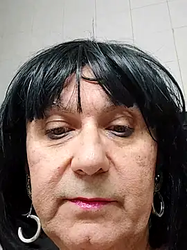 Emily de Carla online show from November 2025 04:00:02 PM