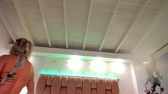 aishathornee online show from April 2026 01:42:02 AM