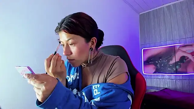 Snapshot of Raven_Rouge_ chatting on January 2026 07:51:02 PM Raven Rouge online show from January 2026 07:51:02 PM