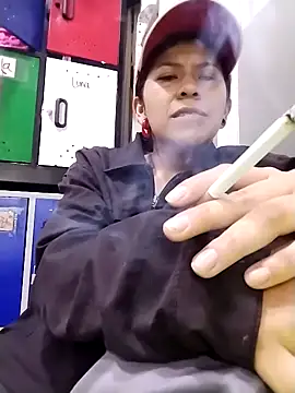 Snapshot of Raven_Rouge_ chatting on February 2026 07:37:02 PM Raven Rouge online show from February 2026 07:37:02 PM