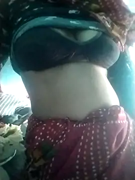 Snapshot of Hot-qwer chatting on April 2026 11:32:01 AM Hot-qwer online show from April 2026 11:32:01 AM