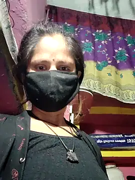 Hot-ilaiy online show from November 2025 10:57:02 PM