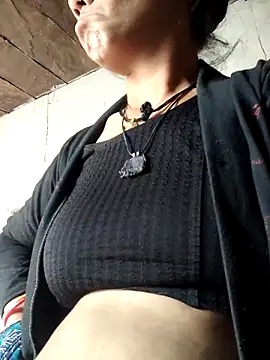 Hot-ilaiy online show from December 2025 11:04:01 AM