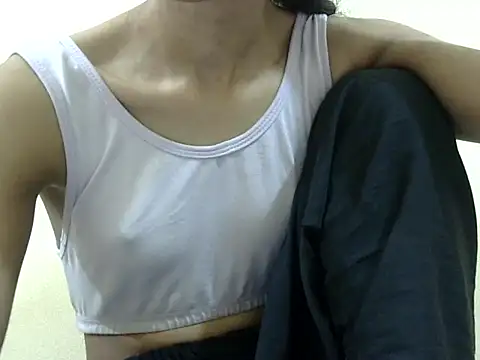 smallcuute online show from January 2026 06:13:02 PM