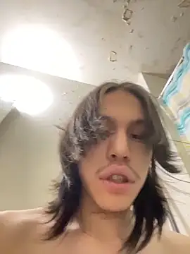 heytherepeoples717 online show from December 2025 05:01:02 AM