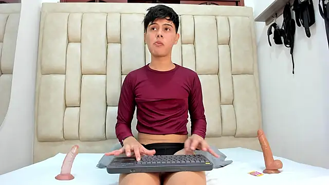 Felipe Cold online show from October 2025 02:21:02 AM