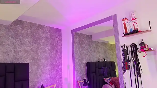 crystaldarliing online show from March 2026 03:50:02 PM