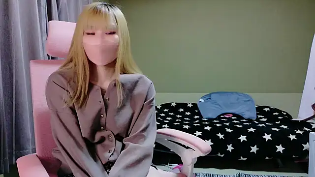 Snapshot of miyu0002 chatting on November 2025 12:04:02 PM miyu0002 online show from November 2025 12:04:02 PM