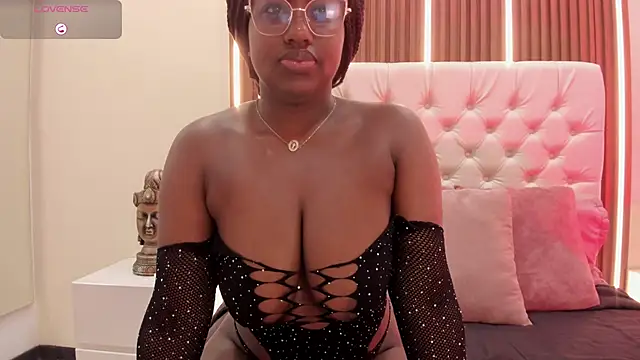 Oshun Evans online show from October 2025 04:44:02 AM