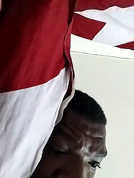 Snapshot of TmanZim2025 chatting on October 2025 07:55:01 PM TmanZim2025 online show from October 2025 07:55:01 PM