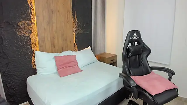 Clara Luu online show from September 2025 02:13:02 AM