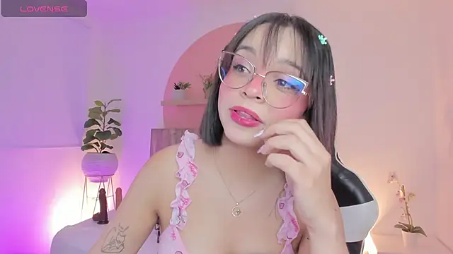 Clara Luu online show from April 2026 02:55:01 AM