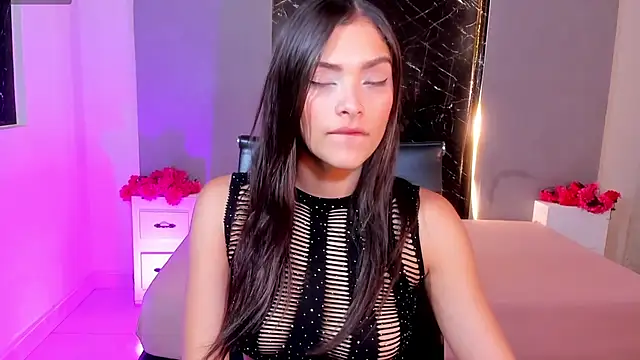 Hannacooper3 online show from September 2025 07:27:02 PM