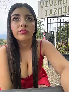 Snapshot of Isaa-Sweet chatting on December 2025 05:30:01 PM Isaa-Sweet online show from December 2025 05:30:01 PM