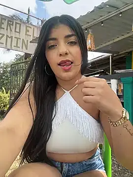 Snapshot of Isaa-Sweet chatting on February 2026 04:13:01 PM Isaa-Sweet online show from February 2026 04:13:01 PM