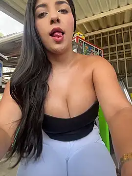 Snapshot of Isaa-Sweet chatting on February 2026 05:23:02 PM Isaa-Sweet online show from February 2026 05:23:02 PM