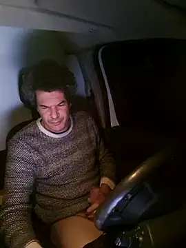 twitshe online show from April 2026 09:39:33 PM