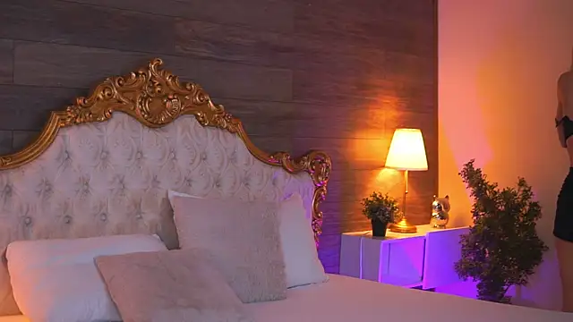 EllieRedd online show from November 2025 05:45:02 AM