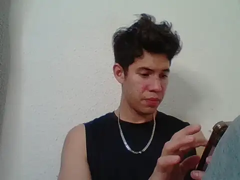 Maxtaylor18 online show from October 2025 02:04:01 AM