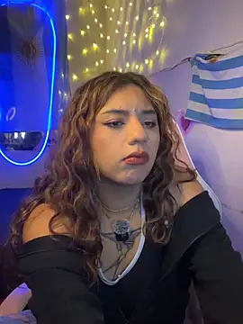 Snapshot of SoftLady_S33 chatting on June 2026 02:54:02 AM SoftLady S33 online show from June 2026 02:54:02 AM