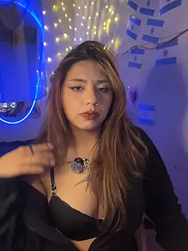 Snapshot of SoftLady_S33 chatting on June 2026 01:54:01 AM SoftLady S33 online show from June 2026 01:54:01 AM