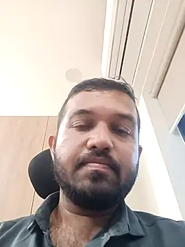 Snapshot of VJ17 chatting on April 2026 10:03:01 AM VJ17 online show from April 2026 10:03:01 AM