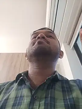 Snapshot of VJ17 chatting on May 2026 06:43:02 AM VJ17 online show from May 2026 06:43:02 AM